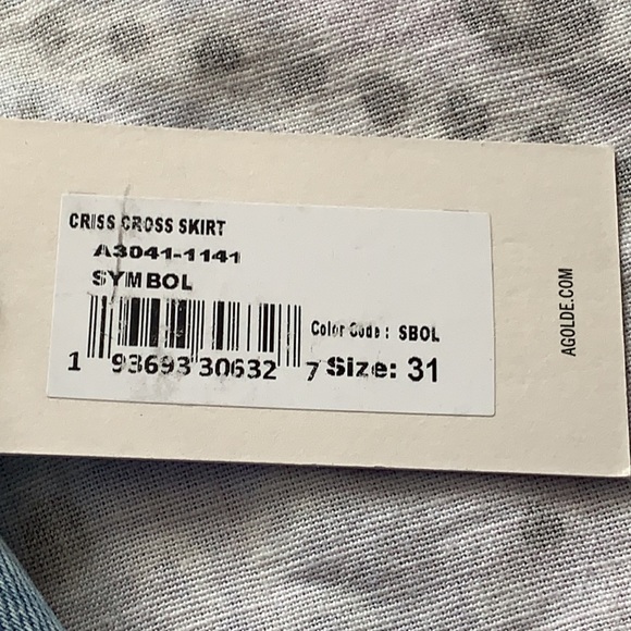 NWT AGOLDE Criss Cross Symbol Jean Denim Skirt Distressed Light Blue Wash Sz 31 - Picture 9 of 13